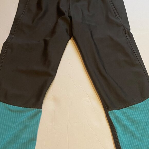 Under Armour Compression Heatgear Capris Medium - Picture 7 of 7